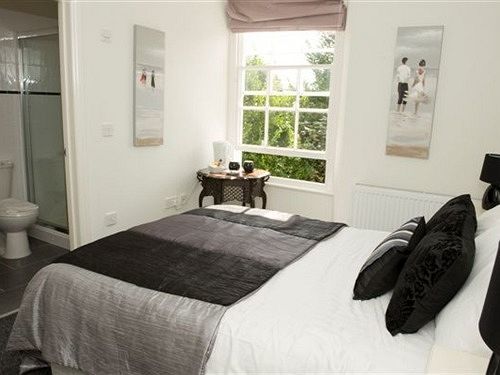 เดอะ แบล็ค สวอน Bed & Breakfast Gweek ภายนอก รูปภาพ